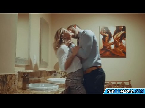 ❤️ Quando uma loira peituda o seduz numa casa de banho pública ️❌ Porno de qualidade em pt.recetasketo.top ☑